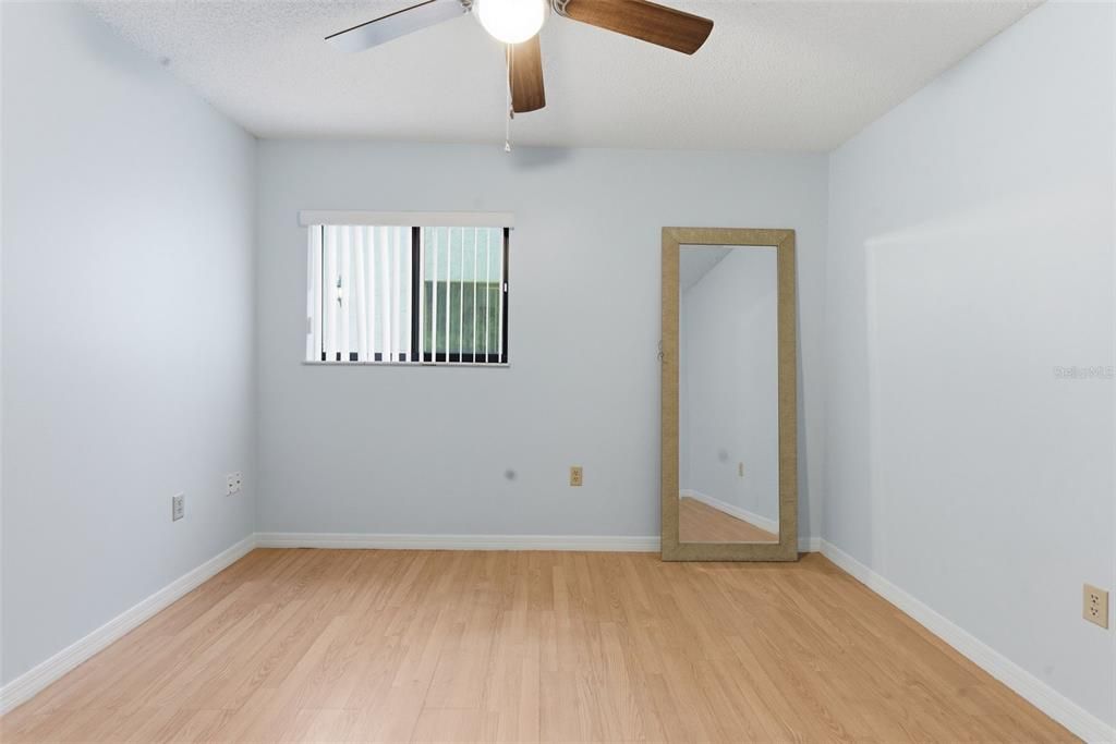 For Sale: $170,000 (2 beds, 2 baths, 1049 Square Feet)