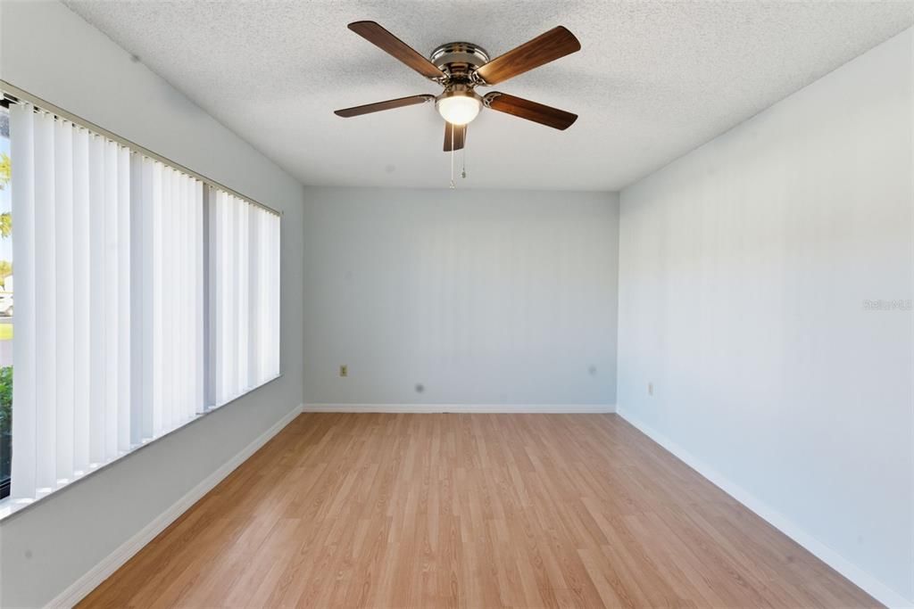 For Sale: $170,000 (2 beds, 2 baths, 1049 Square Feet)