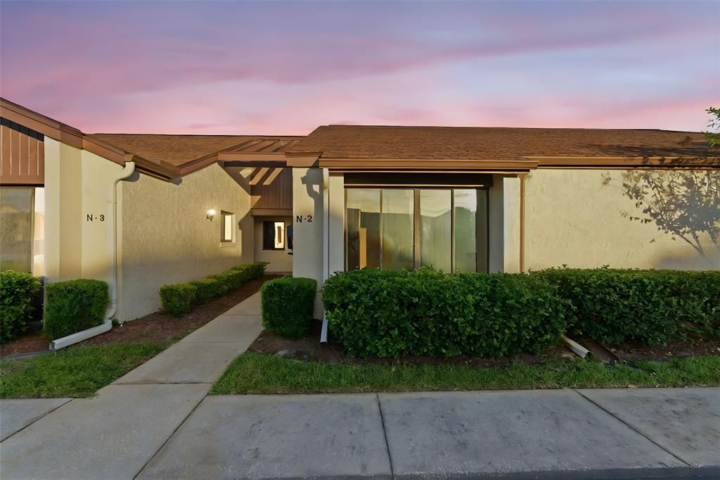 For Sale: $170,000 (2 beds, 2 baths, 1049 Square Feet)