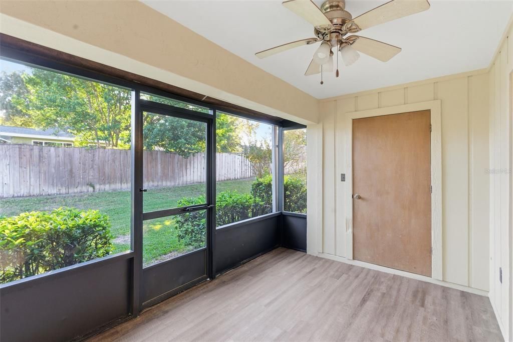 For Sale: $170,000 (2 beds, 2 baths, 1049 Square Feet)