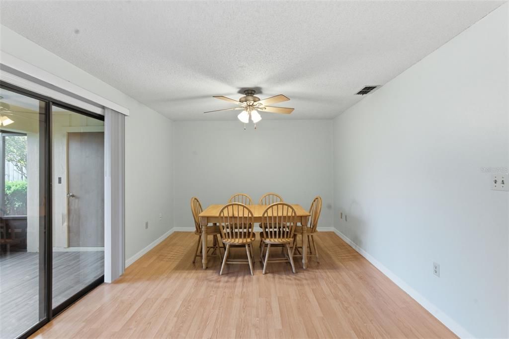 For Sale: $170,000 (2 beds, 2 baths, 1049 Square Feet)