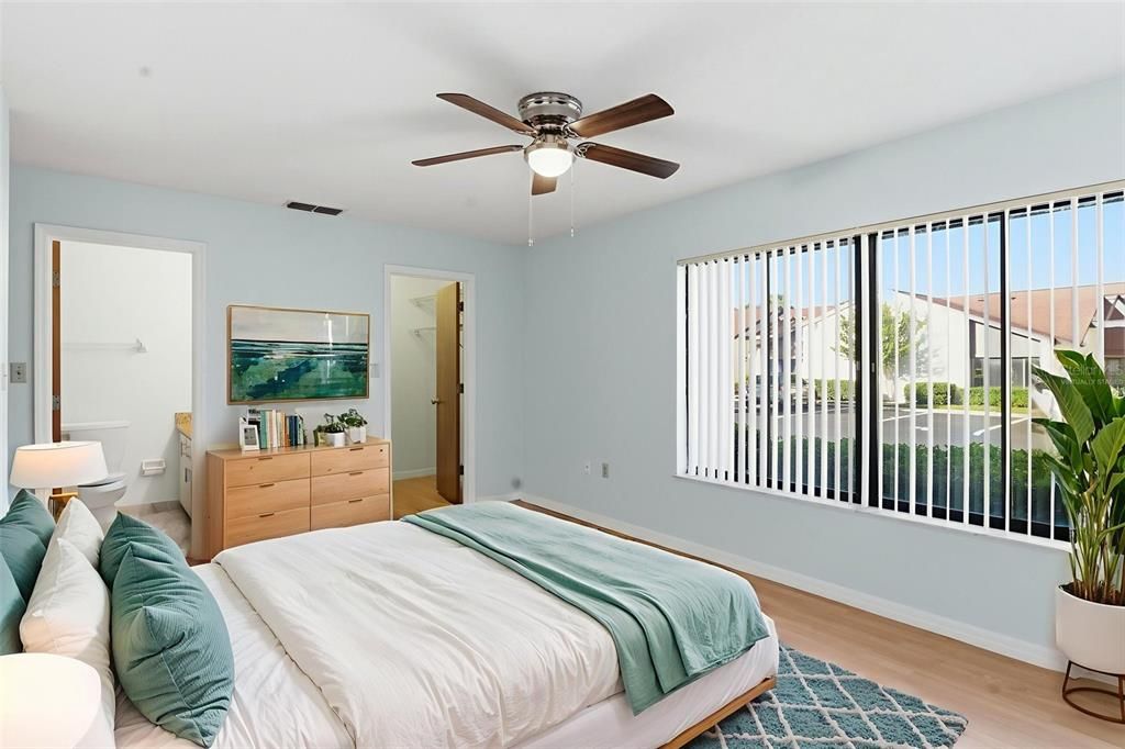 For Sale: $170,000 (2 beds, 2 baths, 1049 Square Feet)