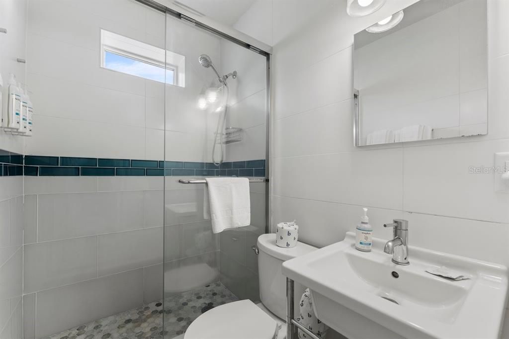 Active With Contract: $849,000 (3 beds, 2 baths, 1003 Square Feet)