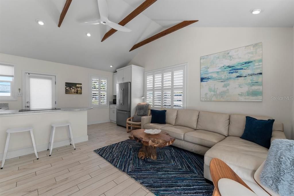 Active With Contract: $849,000 (3 beds, 2 baths, 1003 Square Feet)