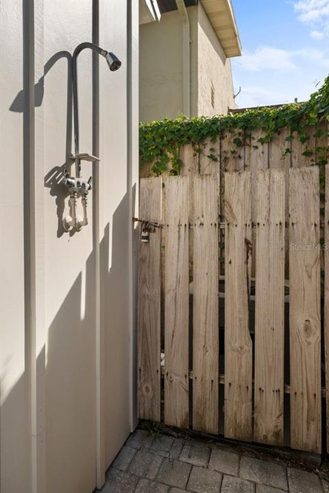 Active With Contract: $849,000 (3 beds, 2 baths, 1003 Square Feet)