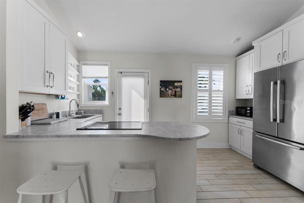 Active With Contract: $849,000 (3 beds, 2 baths, 1003 Square Feet)