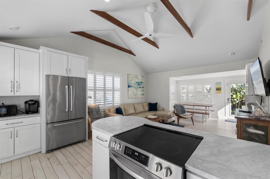 Active With Contract: $849,000 (3 beds, 2 baths, 1003 Square Feet)