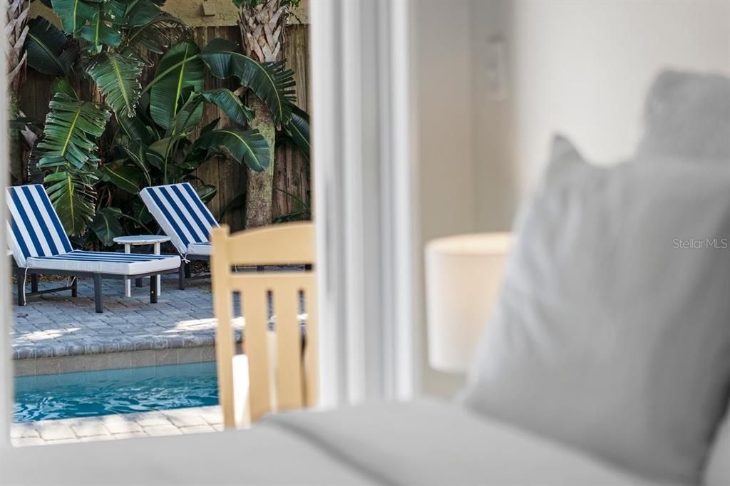 Active With Contract: $849,000 (3 beds, 2 baths, 1003 Square Feet)