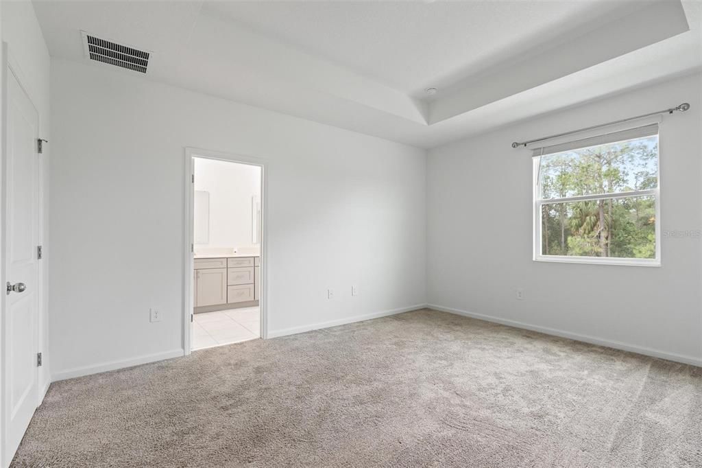 合同活跃: $2,290 (3 贝兹, 2 浴室, 1793 平方英尺)