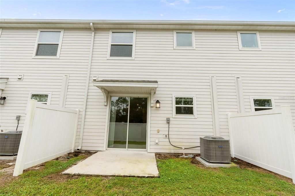 合同活跃: $2,290 (3 贝兹, 2 浴室, 1793 平方英尺)