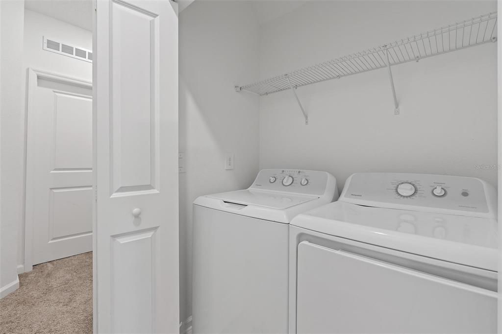 合同活跃: $2,290 (3 贝兹, 2 浴室, 1793 平方英尺)