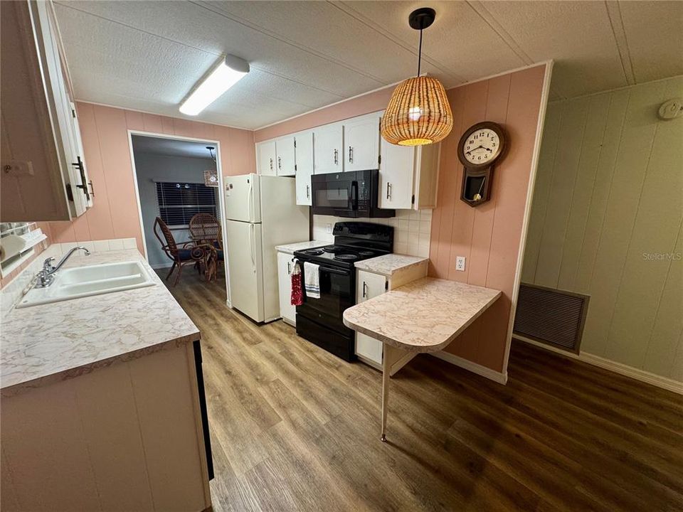 Active With Contract: $99,999 (2 beds, 2 baths, 1056 Square Feet)