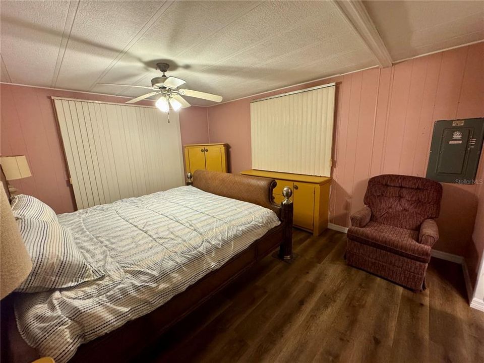 Active With Contract: $99,999 (2 beds, 2 baths, 1056 Square Feet)