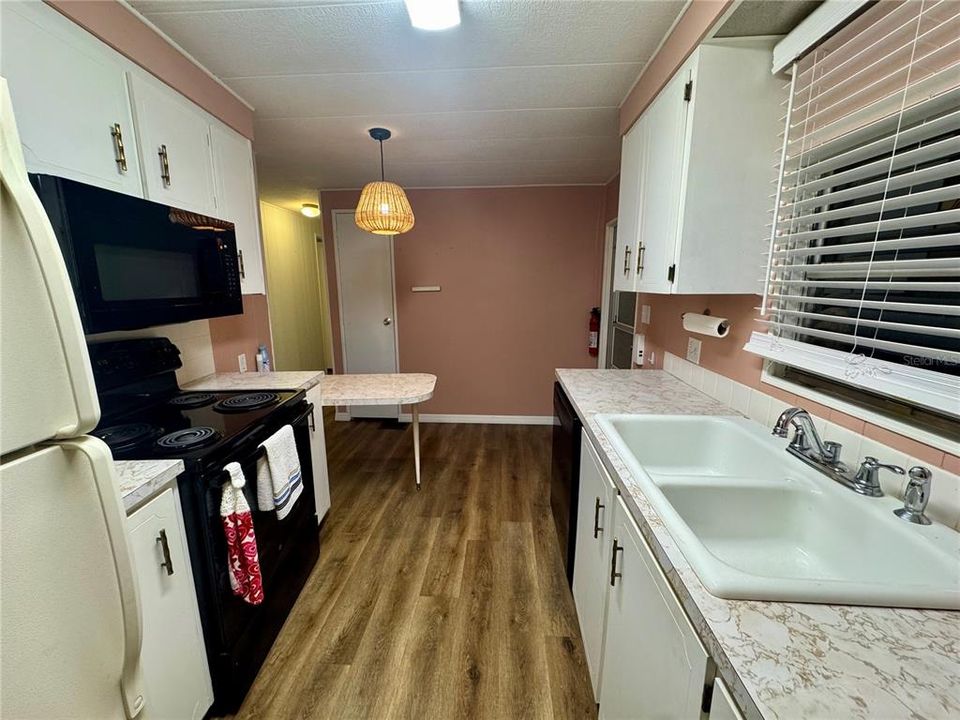 Active With Contract: $99,999 (2 beds, 2 baths, 1056 Square Feet)