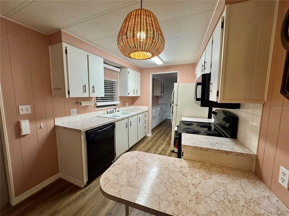 Active With Contract: $99,999 (2 beds, 2 baths, 1056 Square Feet)