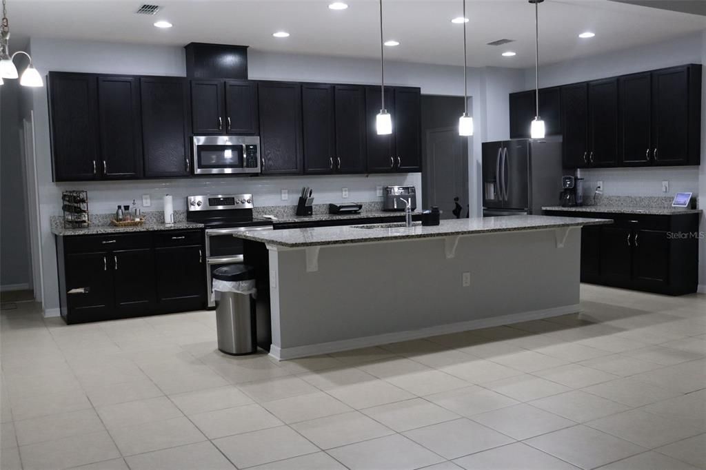 For Sale: $780,000 (4 beds, 3 baths, 2998 Square Feet)