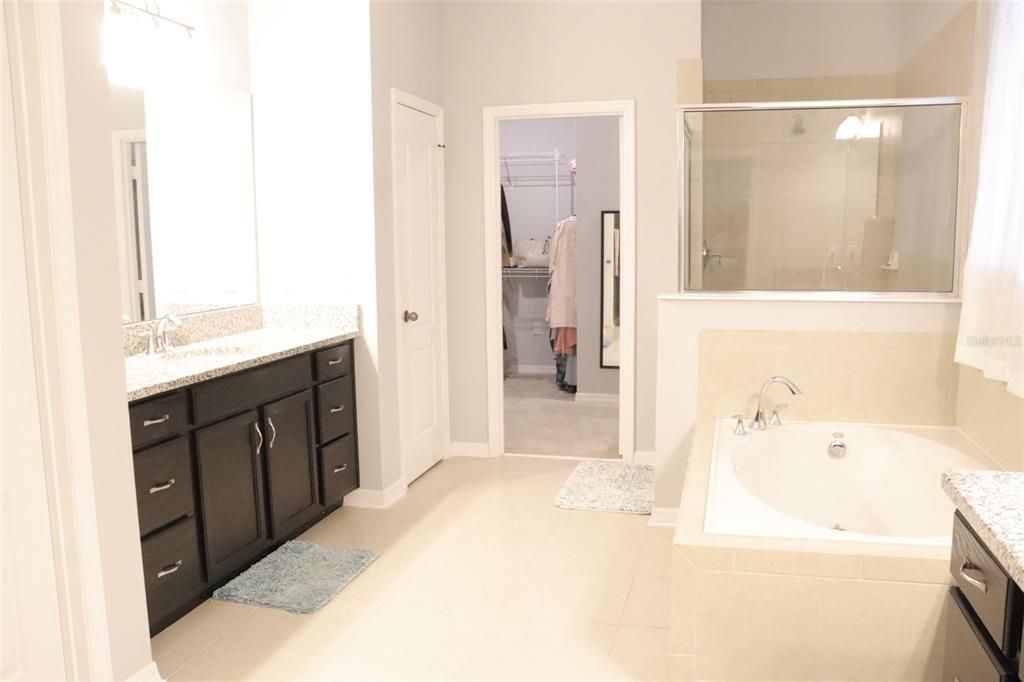 For Sale: $780,000 (4 beds, 3 baths, 2998 Square Feet)