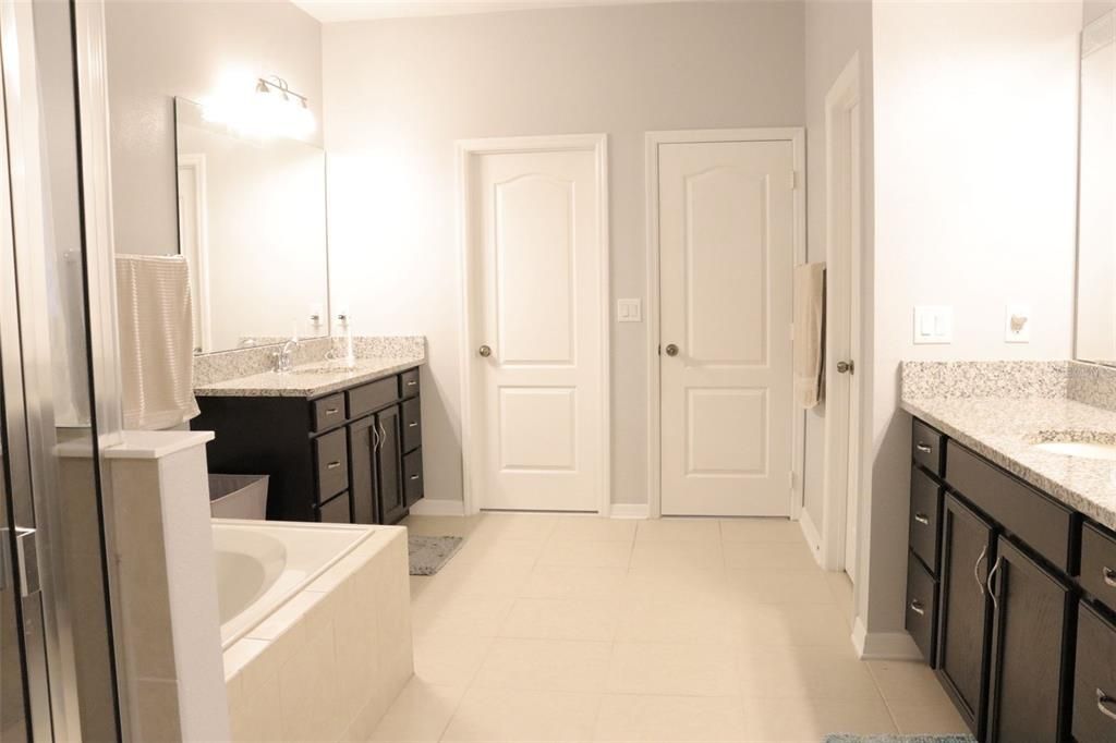 For Sale: $780,000 (4 beds, 3 baths, 2998 Square Feet)