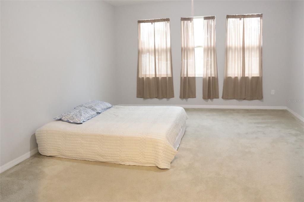 For Sale: $780,000 (4 beds, 3 baths, 2998 Square Feet)