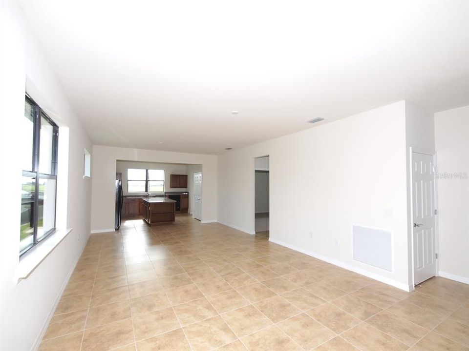 出租: $2,700 (2 贝兹, 2 浴室, 1333 平方英尺)