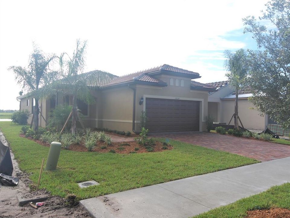 出租: $2,700 (2 贝兹, 2 浴室, 1333 平方英尺)