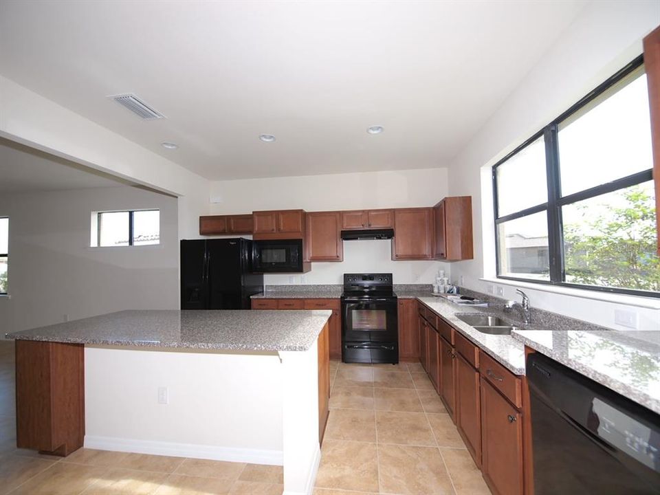 出租: $2,700 (2 贝兹, 2 浴室, 1333 平方英尺)