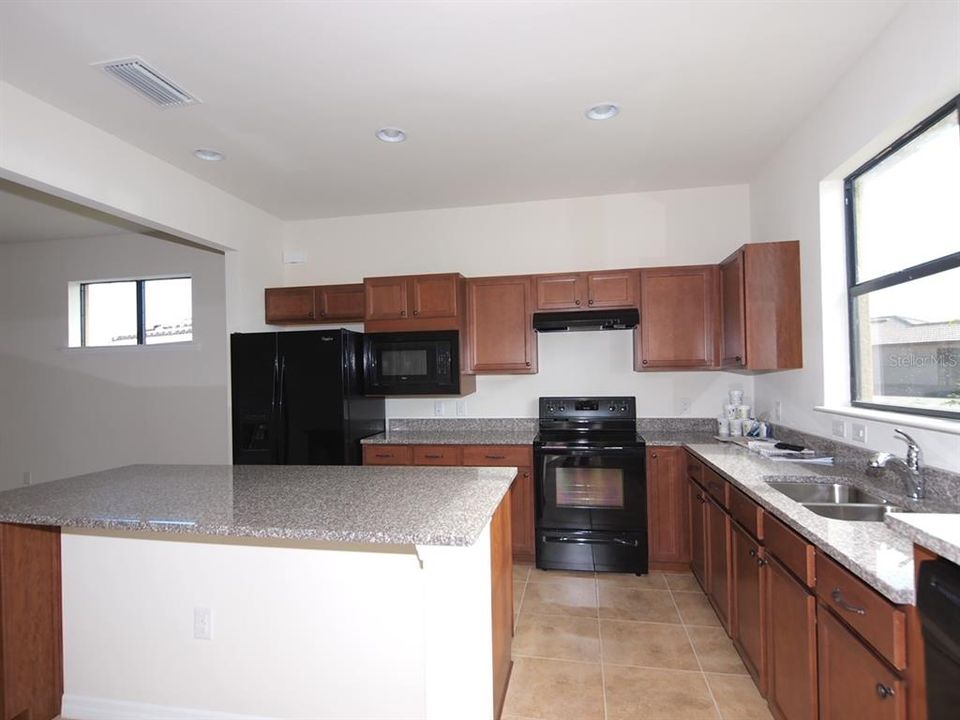 出租: $2,700 (2 贝兹, 2 浴室, 1333 平方英尺)