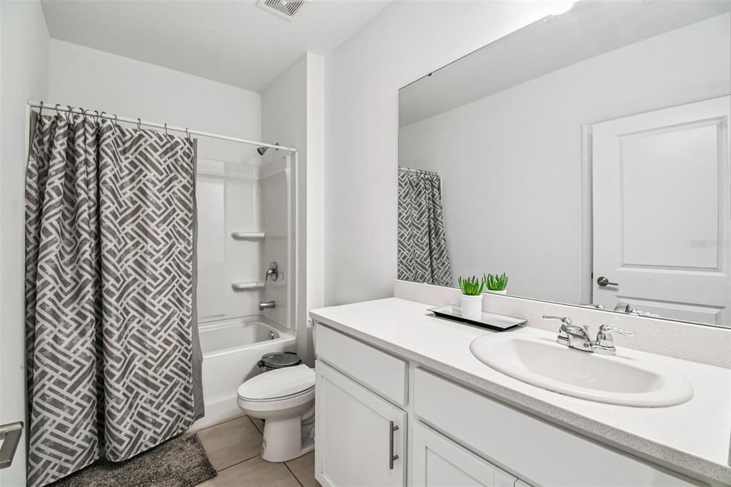 Activo con contrato: $350,000 (4 camas, 3 baños, 2091 Pies cuadrados)