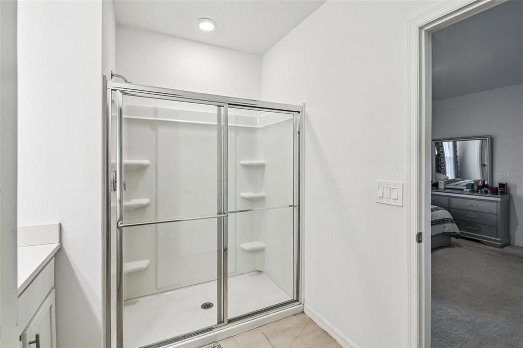 Activo con contrato: $350,000 (4 camas, 3 baños, 2091 Pies cuadrados)