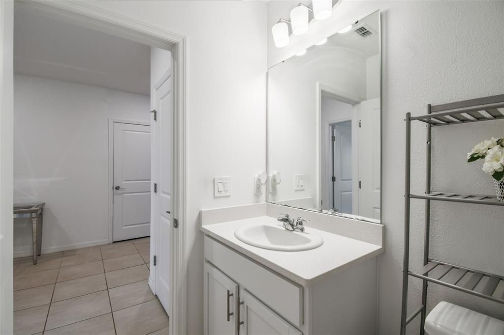 Activo con contrato: $350,000 (4 camas, 3 baños, 2091 Pies cuadrados)