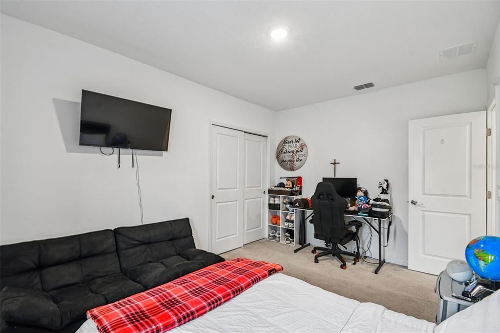 Activo con contrato: $350,000 (4 camas, 3 baños, 2091 Pies cuadrados)