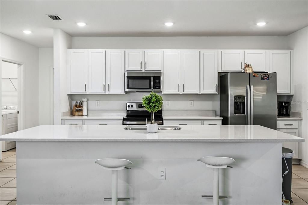 Activo con contrato: $350,000 (4 camas, 3 baños, 2091 Pies cuadrados)