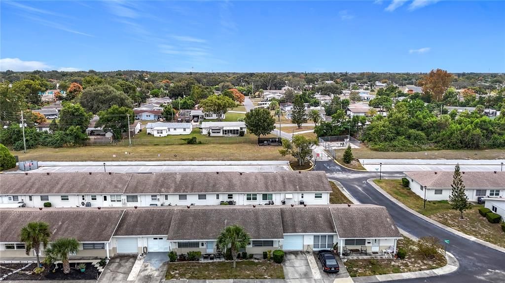 合同活跃: $120,000 (1 贝兹, 1 浴室, 914 平方英尺)