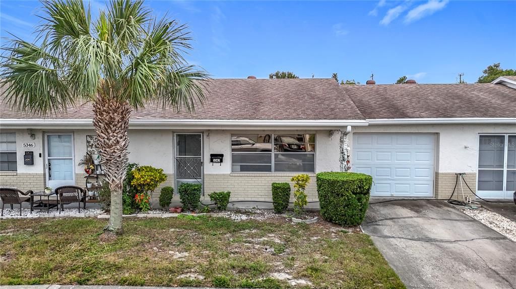 合同活跃: $120,000 (1 贝兹, 1 浴室, 914 平方英尺)