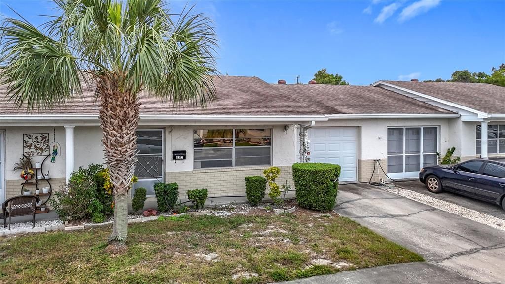 合同活跃: $120,000 (1 贝兹, 1 浴室, 914 平方英尺)