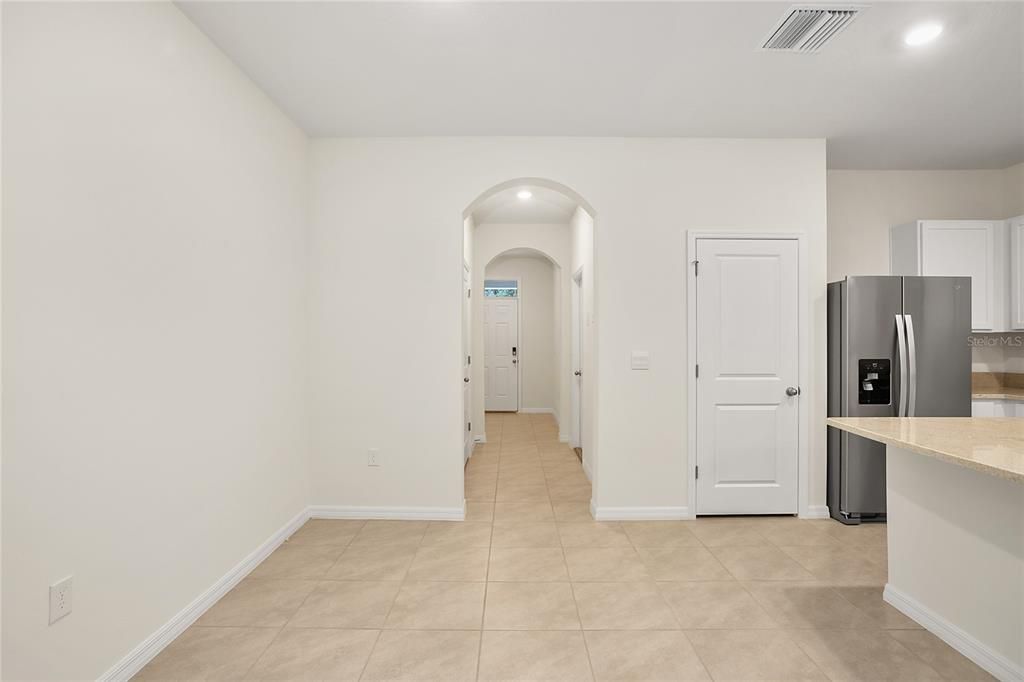 For Rent: $2,100 (3 beds, 2 baths, 1673 Square Feet)