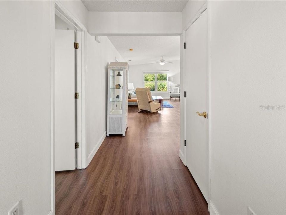 На продажу: $329,000 (2 спален, 2 ванн, 1373 Квадратных фут)