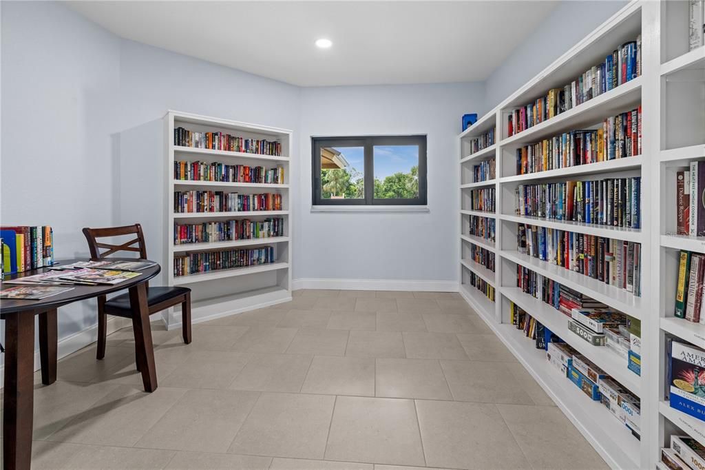 На продажу: $329,000 (2 спален, 2 ванн, 1373 Квадратных фут)