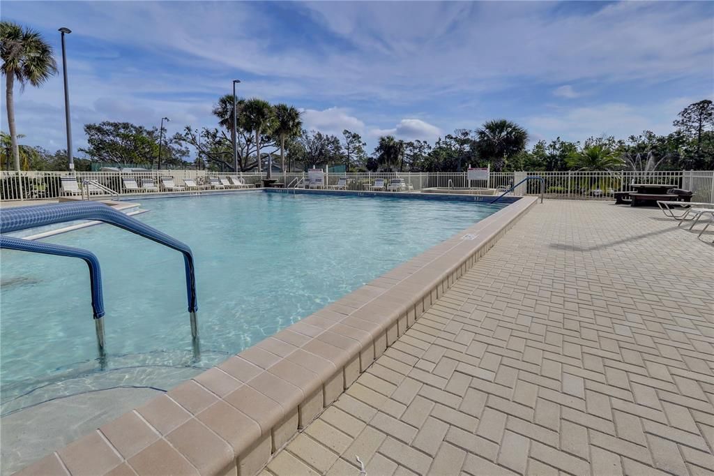 На продажу: $329,000 (2 спален, 2 ванн, 1373 Квадратных фут)