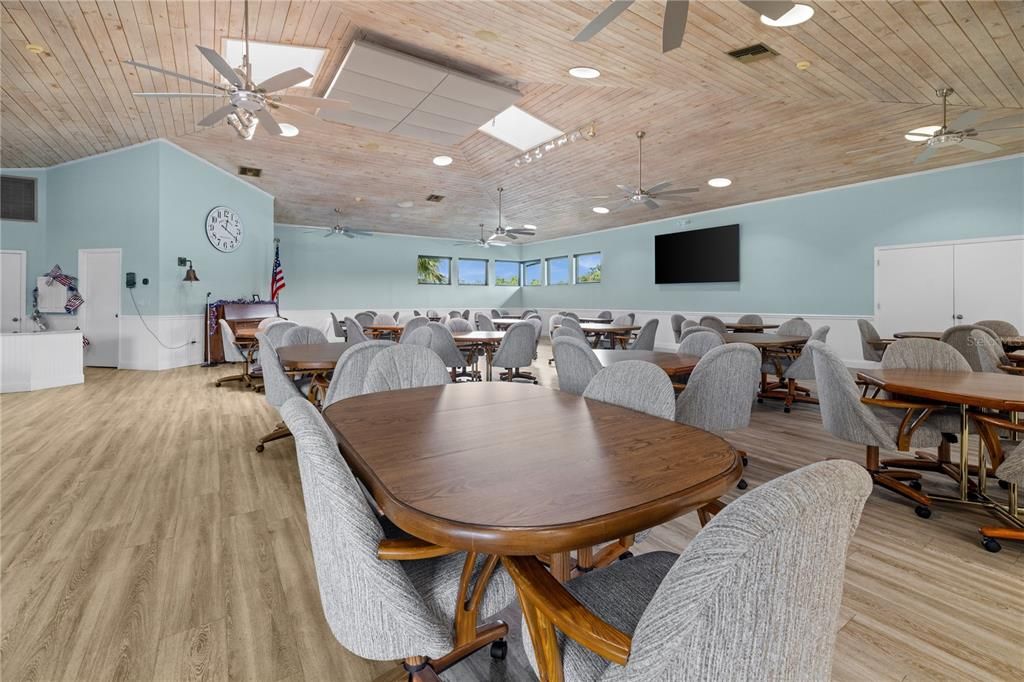 На продажу: $329,000 (2 спален, 2 ванн, 1373 Квадратных фут)