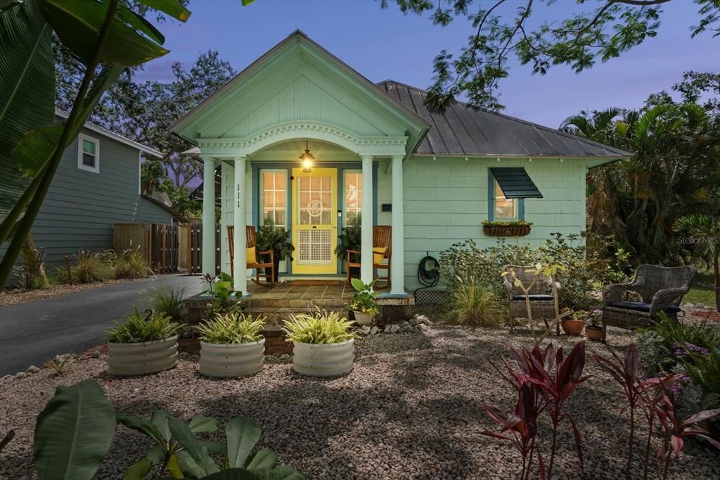 Recently Sold: $625,000 (3 beds, 2 baths, 1724 Square Feet)