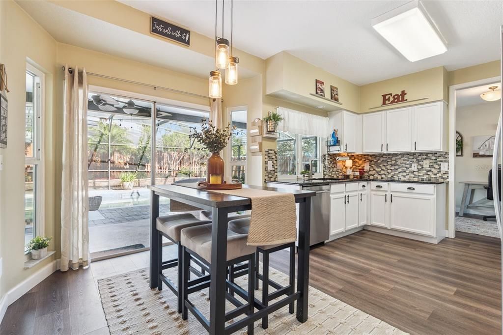 En Venta: $525,000 (4 camas, 2 baños, 2142 Pies cuadrados)