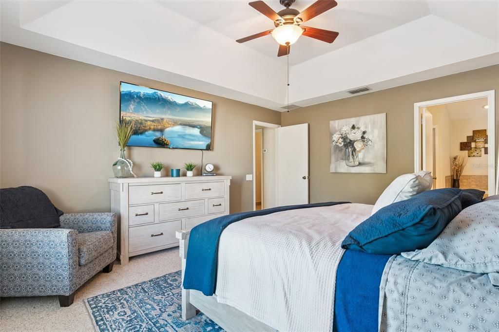 En Venta: $525,000 (4 camas, 2 baños, 2142 Pies cuadrados)