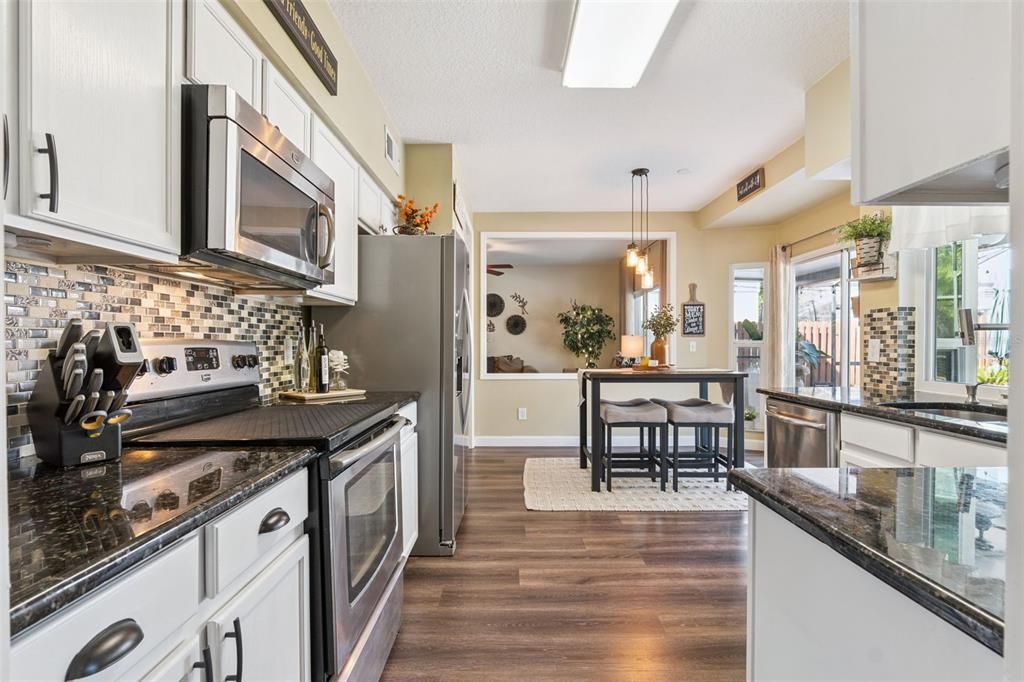 En Venta: $525,000 (4 camas, 2 baños, 2142 Pies cuadrados)