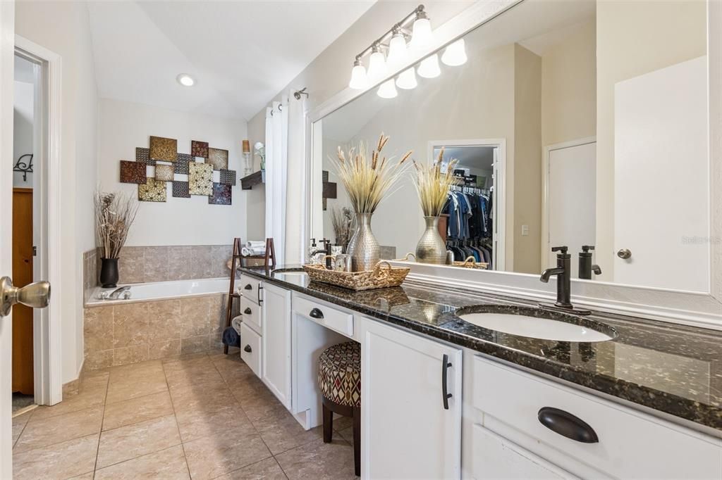 En Venta: $525,000 (4 camas, 2 baños, 2142 Pies cuadrados)