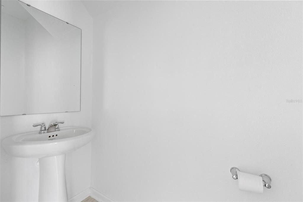 For Rent: $2,290 (3 beds, 2 baths, 1672 Square Feet)