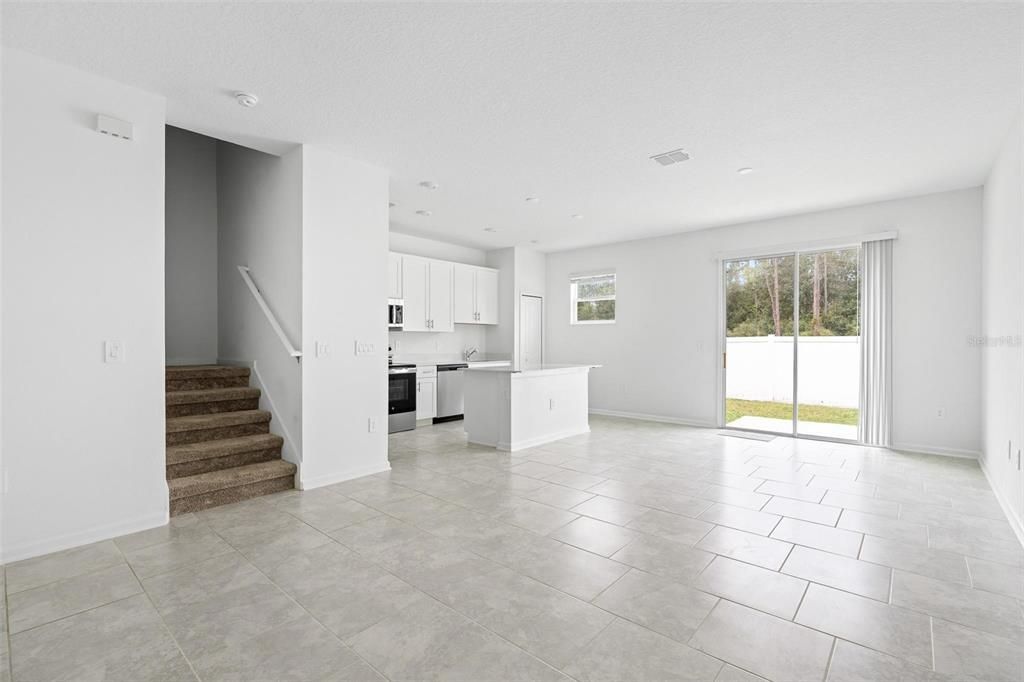 For Rent: $2,290 (3 beds, 2 baths, 1672 Square Feet)