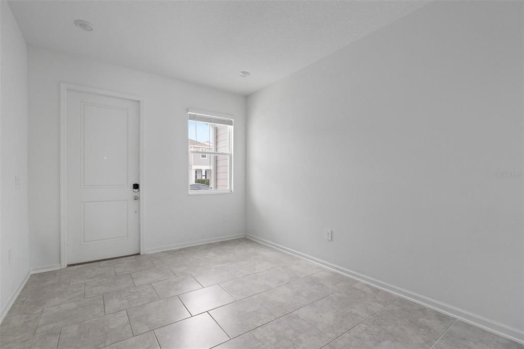 For Rent: $2,290 (3 beds, 2 baths, 1672 Square Feet)