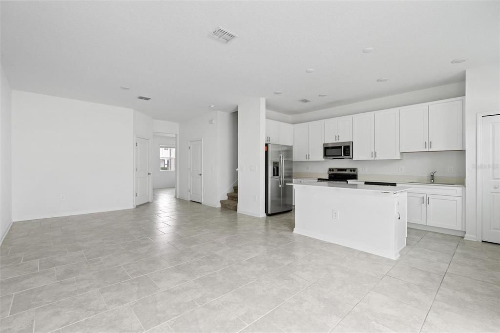 For Rent: $2,290 (3 beds, 2 baths, 1672 Square Feet)