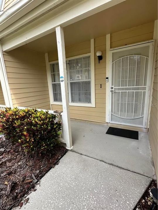 For Rent: $2,295 (2 beds, 1 baths, 1072 Square Feet)